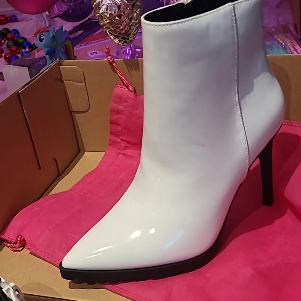 White high heel booties - Picture 1 of 6